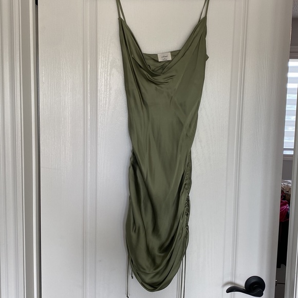 Aritzia Only Ruched Dress - Picture 7 of 9